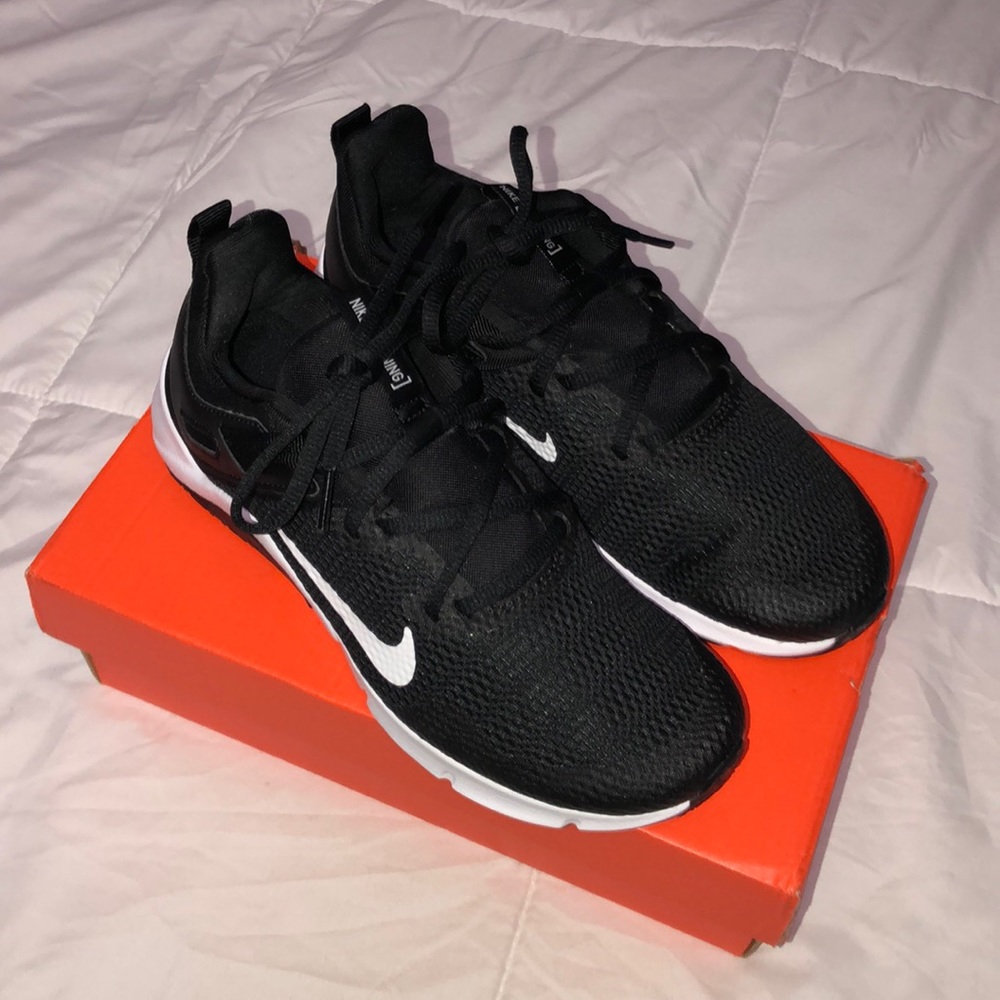 Nike Legend Sneakers